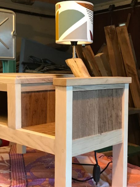 La table de chevet de Mani